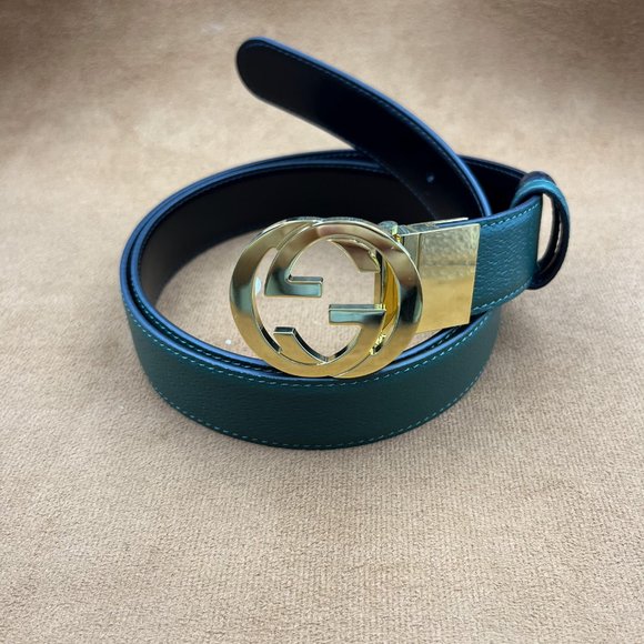 Gucci Accessories - Gucci Women's reversible double sided color belt, size 85.